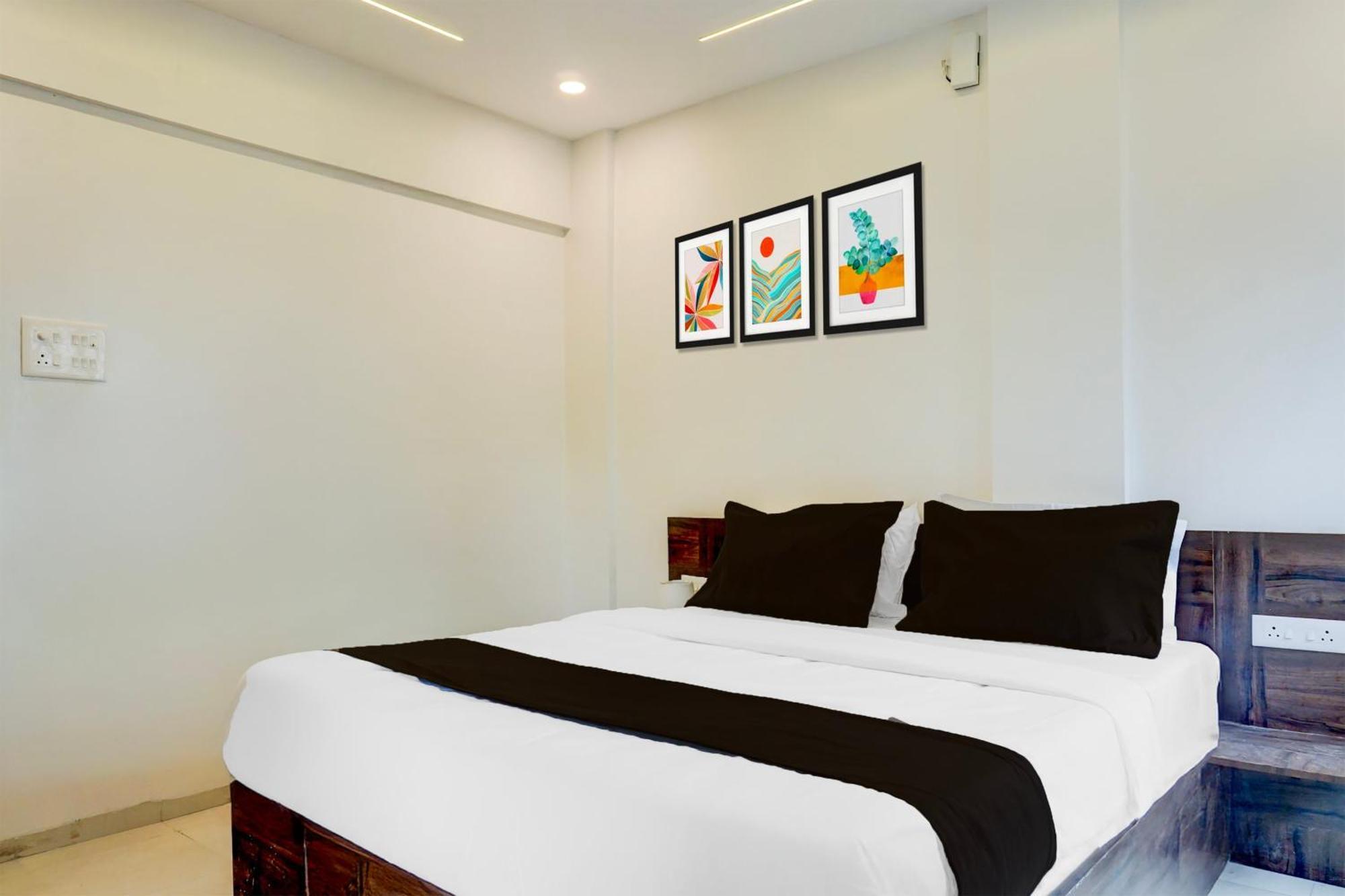 Super Hotel O Laxman Nagar Baner ปูเน่ ภายนอก รูปภาพ